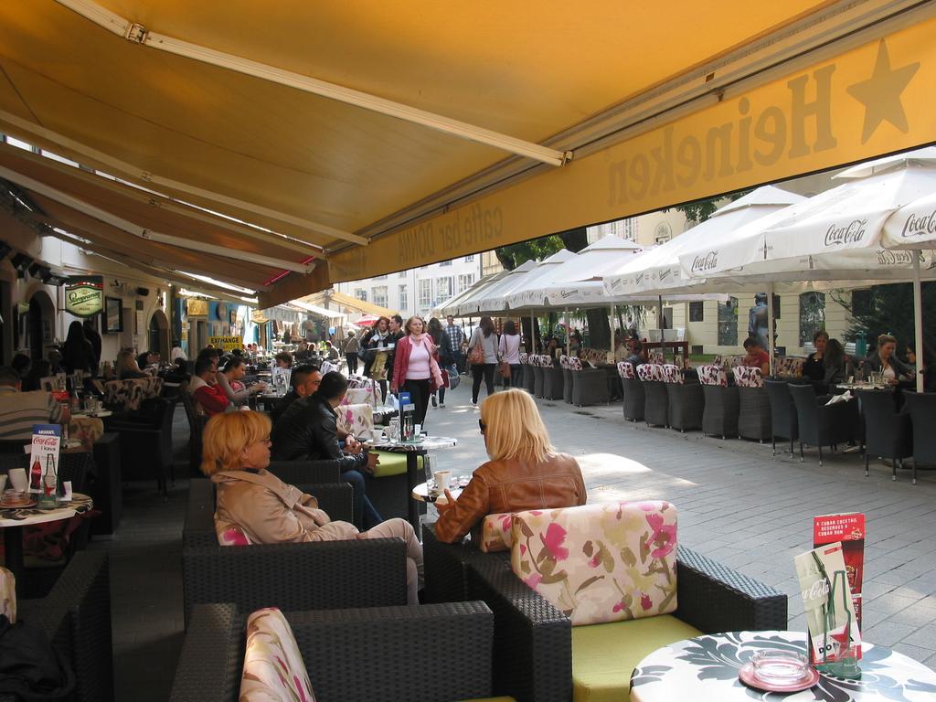 Apartment Fleger Zagreb Rum bild