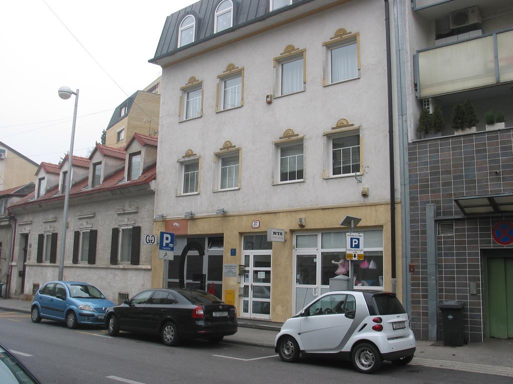 Apartment Fleger Zagreb Exteriör bild